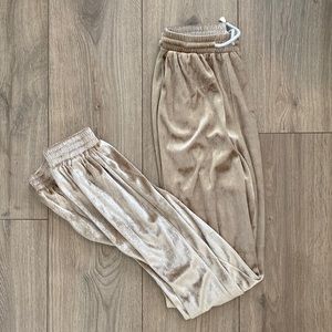 Pretty Little Thing Gold Velour Joggers